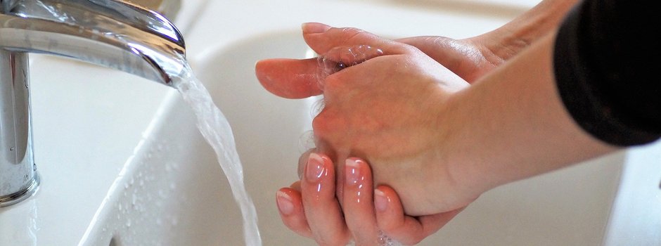 washing-hands-4940239_1920_-_cred_ivabalk_-_Pixabay