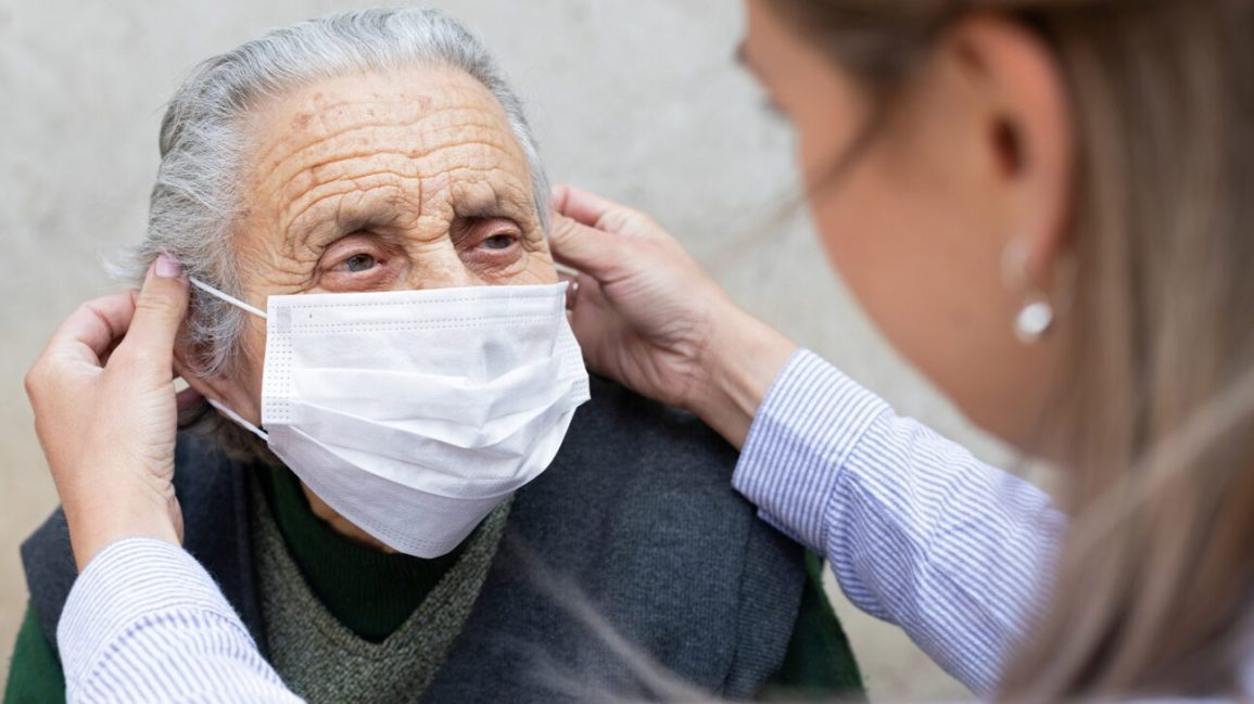 Old_Person_Mask_Help_1296x728-header-1296x729