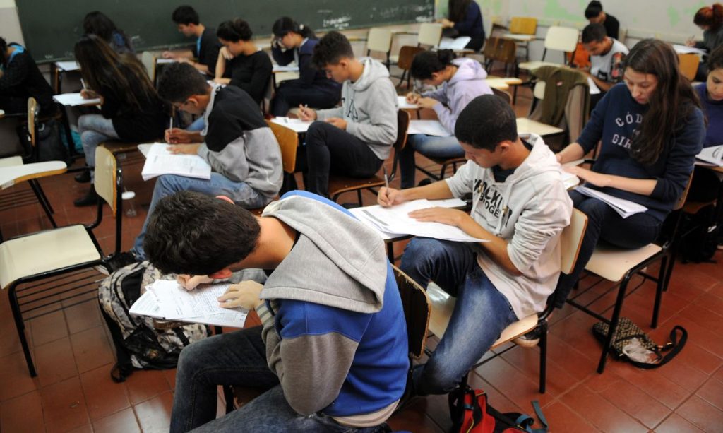 Prazo para pagar taxa de inscrição do Enem 2025 termina hoje