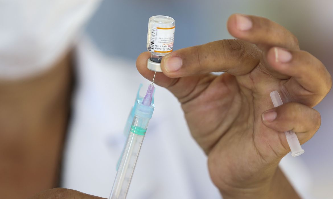 Vacinação de crianças contra a covid-19  na UBS 5 de Taguatinga Sul