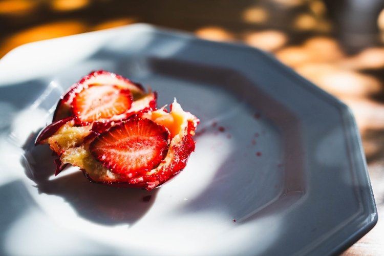 Morango do amor: doce famoso na internet ajuda a manter o preço em alta Morango do amor: doce famoso na internet ajuda a manter o preço em alta